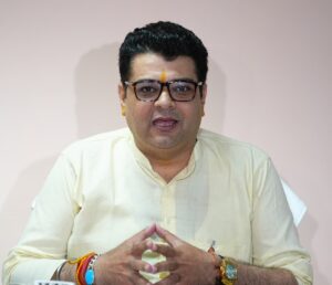 پٹپڑ گنج میں بی جے پی ایم ایل اے کے دفتر میں تعمیراتی کام جاری