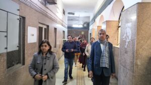 ڈپٹی میئر نے شریمتی گردھار لال اسپتال کا اچانک معائنہ کیا