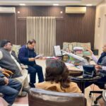 بلیماران کے ایم ایل اے عمران حسین نے دریا گنج میںضلع مجسٹریٹ دفتر میں کی میٹنگ