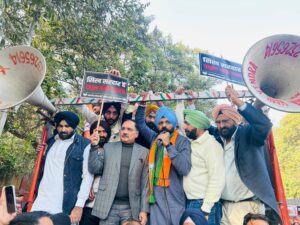 راہل گاندھی کے بیان کے خلاف بھاجپا کا کانگریس ہیڈکوارٹر پر مظاہرہ