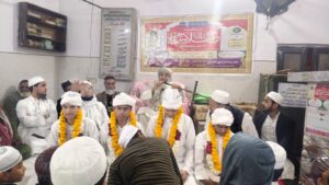 ہم لوگ اپنے بچوں کو عصری تعلیم کے ساتھ دینی تعلیم سے بھی روشناس کرائیں