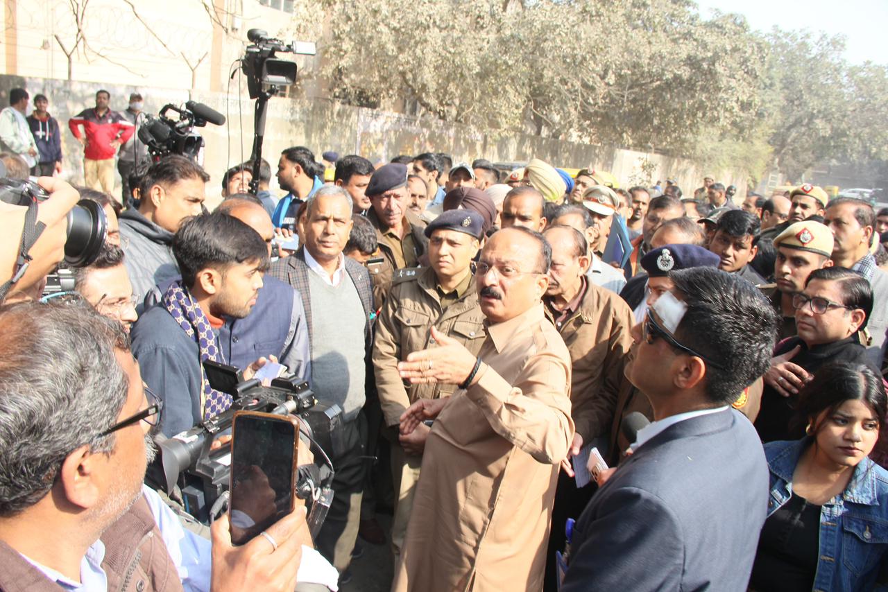 جنک پوری حادثے کی تحقیقات دہلی ہائی کورٹ کے ریٹائرڈ جج سے کرائی جائے