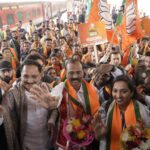 کیرالہ سے 115 نومنتخب کونسلروں کا دہلی پہنچنے پر نئی دہلی ریلوے اسٹیشن پر استقبال