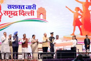 صدر نے دہلی سرکارکی ’لکھ پتی بٹیا’ اور ‘پنک اسمارٹ کارڈ’ اسکیموں کا آغاز کیا