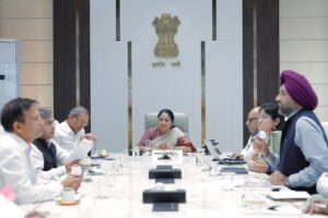 وزیر اعلیٰ نے دہلی میں جاری 3,786 کروڑ کے پروجیکٹوں کا جائزہ لیا