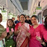 وزیر اعلیٰ نے سہیلی پنک این سی ایم سی کارڈ کے ساتھ ڈی ٹی سی بس میں کیا سفر