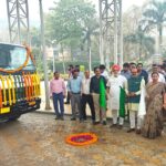 میئر نے باغبانی کے فضلے کو جمع کرنے کےلئے 48 ٹپر ٹرکوں کو دکھائی ہری جھنڈی