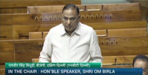 بھیڑ کو کم کرنے کےلئے دہلی میں کئی فلائی اوور اور ایلیویٹڈ سڑکیں تعمیر کی جائیں گی