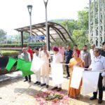 میئر نے گاڑیوں کے نئے بیڑے کو جھنڈی دکھا کر روانہ کیا