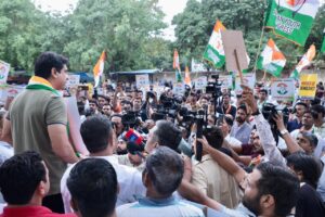 انڈین یوتھ کانگریس نے آسام کے وزیر اعلیٰ ہمانتا بسوا سرما کے خلاف کیا مظاہرہ