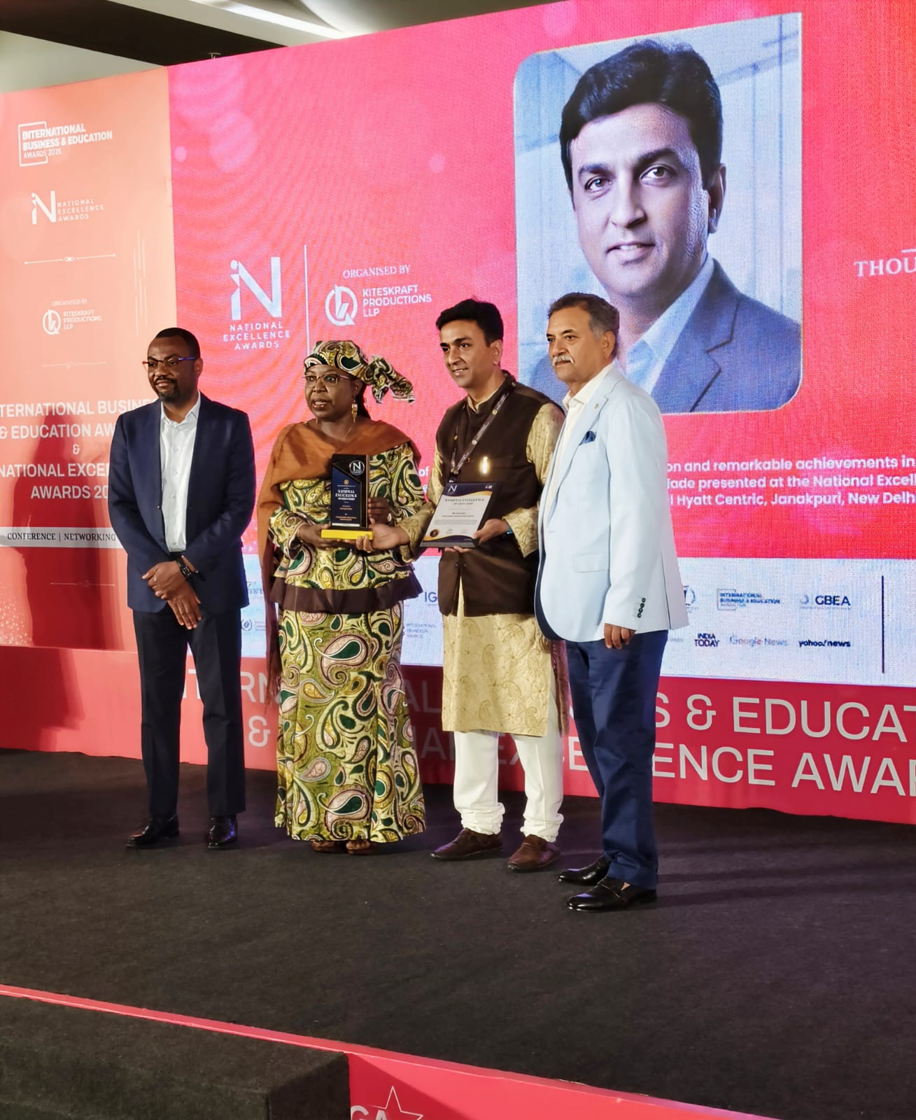 آصف زمان رضوی نے نیشنل ایکسیلنس ایوارڈز 2026 سے سرفراز