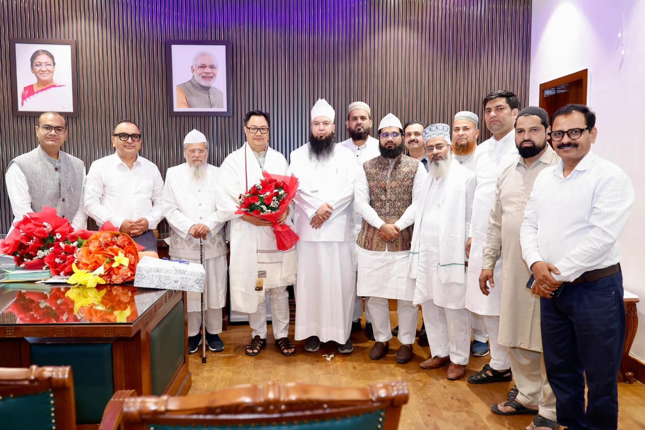 ملک کی مختلف کمیونٹیز کے نمائندوں کی مرکزی وزیر اقلیتی امور سے ملاقات