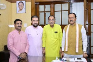 اتر پردیش کے نائب وزیر اعلیٰ کیشو پرساد موریہ سے دیشا کمیٹی کے رکن ڈاکٹر زبید الرحمن کی ملاقات