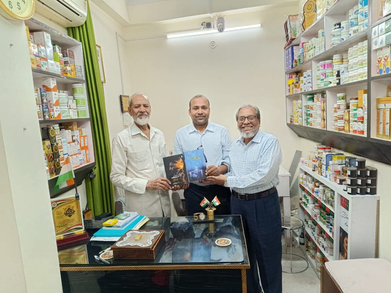 مسیحائے ملت ڈاکٹر سید احمد خان کی نئی کلینک میں علمی و ادبی نشست