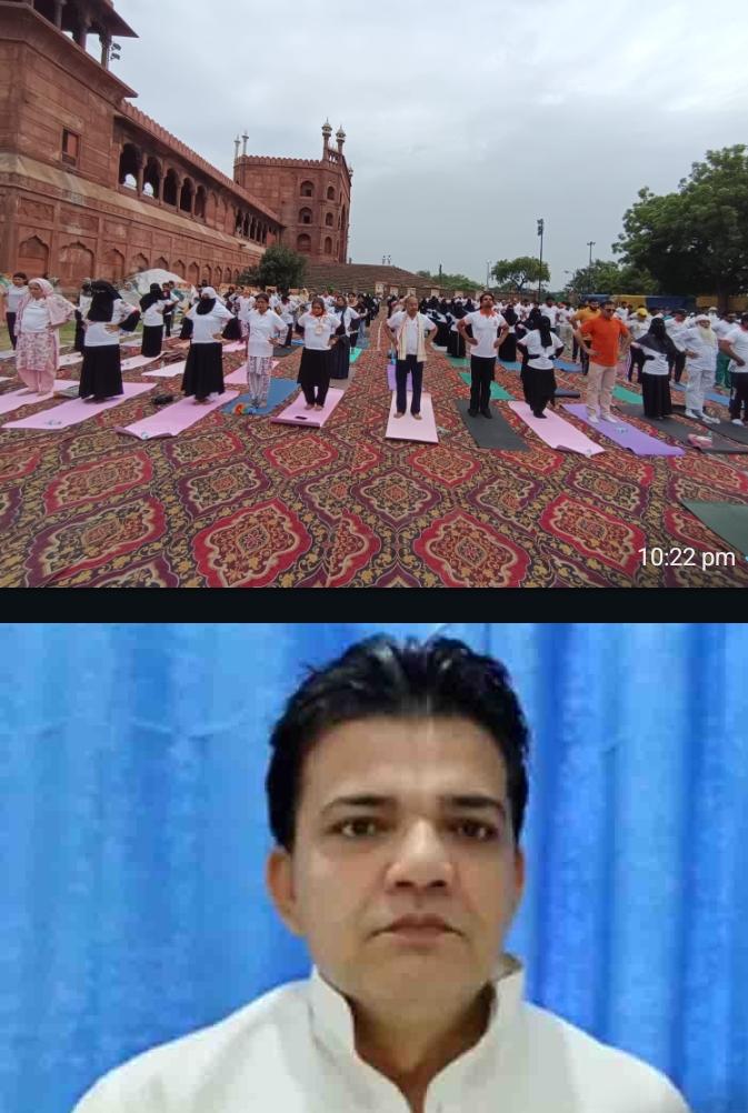 جامع مسجد دہلی کے عقب میں واقع پارک میں یوگا مشق کا انعقاد