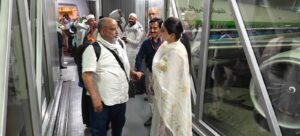 حاجیوں کی وطن واپسی مکمل،چیئر پرسن کوثر جہاں نے آخری قافلے کا استقبال کیا