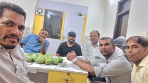 سوشل کیئر ٹرسٹ کی جانب شاہین باغ ہیڈ آفس میں آم پارٹی اہتمام