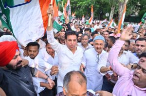 پیپر لیک معاملے اور جنتر منتر پر طلبہ پر ظالمانہ کارروائی کو لے کر بی جے پی ہیڈکوارٹر کا گھیراو ¿