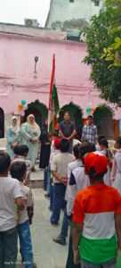 فصیل بند شہرکے ایم سی پرائمری اسکول کوچہ پنڈت میں پرچم کشائی