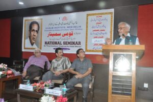 فراق کی شاعری نے اردو کو باوقار عاشق سے متعارف کرایا: ڈاکٹر خالد علوی