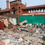 تجاوزات ہٹانے کی مہم کے ایک حصے کے طور پر جامع مسجد کے ارد گرد تعمیرات مسمار