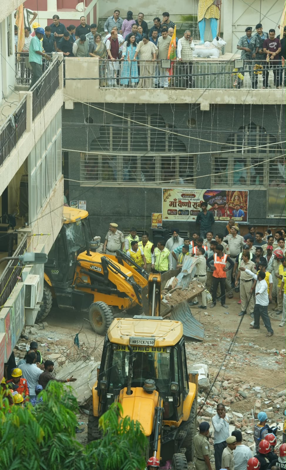 ستیہ نکیتن حادثے پر ایل جی ترنجیت سنگھ سندھو اور وزیر اعلیٰ ریکھا گپتا کا اظہار تعزیت
