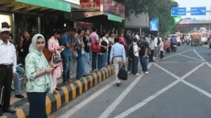 ڈی ٹی سی بس ہڑتال کا تیسرے دن بھی رہی جاری،6 ہزار سے زائد بسیں سڑکوں سے غائب